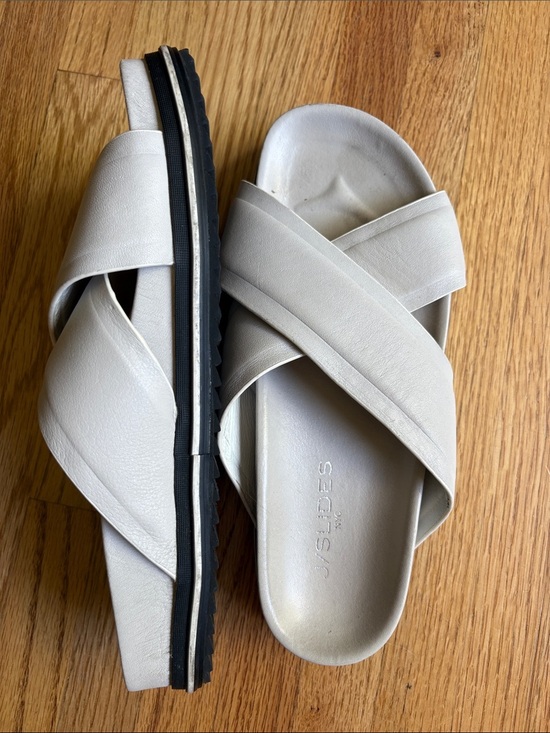 J Slides Shoes - J/Slides size 8 Light Beige/gray Crisscross Slide Sandals